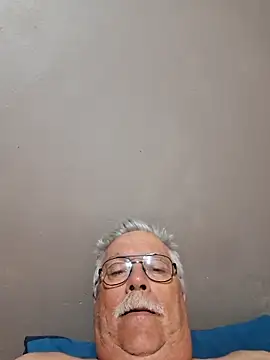 Snapshot of NawtyB1965 chatting on 10/26/25, 03:45 NawtyB1965 online show from 10/26/25, 03:45