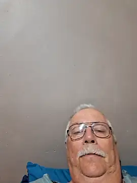 Snapshot of NawtyB1965 chatting on 11/26/25, 03:51 NawtyB1965 online show from 11/26/25, 03:51