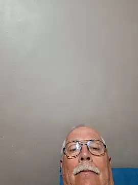 Snapshot of NawtyB1965 chatting on 12/19/25, 03:57 NawtyB1965 online show from 12/19/25, 03:57