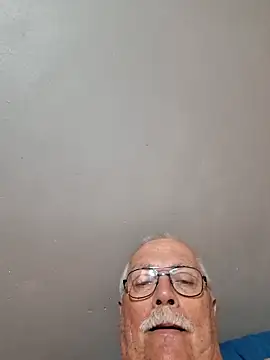 Snapshot of NawtyB1965 chatting on 12/20/25, 04:08 NawtyB1965 online show from 12/20/25, 04:08