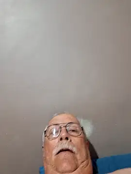 Snapshot of NawtyB1965 chatting on 12/21/25, 03:46 NawtyB1965 online show from 12/21/25, 03:46