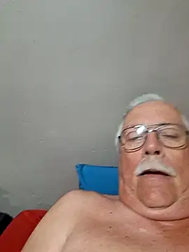 Snapshot of NawtyB1965 chatting on 01/12/26, 03:45 NawtyB1965 online show from 01/12/26, 03:45