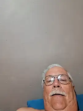 Snapshot of NawtyB1965 chatting on 01/17/26, 04:17 NawtyB1965 online show from 01/17/26, 04:17