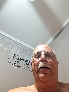 Snapshot of NawtyB1965 chatting on 02/06/26, 03:44 NawtyB1965 online show from 02/06/26, 03:44