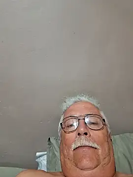 Snapshot of NawtyB1965 chatting on 02/25/26, 04:00 NawtyB1965 online show from 02/25/26, 04:00