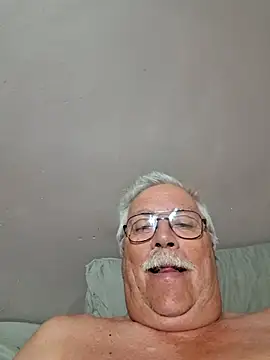 Snapshot of NawtyB1965 chatting on 03/18/26, 03:31 NawtyB1965 online show from 03/18/26, 03:31