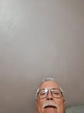 Snapshot of NawtyB1965 chatting on 04/10/26, 04:06 NawtyB1965 online show from 04/10/26, 04:06