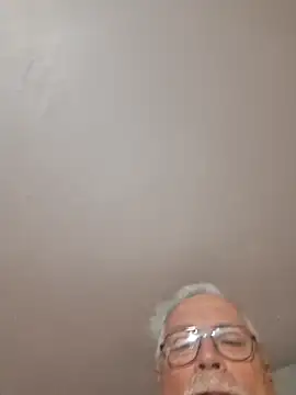 Snapshot of NawtyB1965 chatting on 04/12/26, 04:28 NawtyB1965 online show from 04/12/26, 04:28