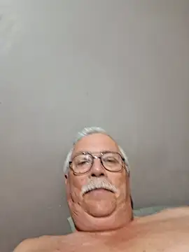 Snapshot of NawtyB1965 chatting on 04/15/26, 03:46 NawtyB1965 online show from 04/15/26, 03:46