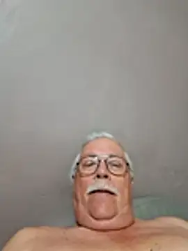 Snapshot of NawtyB1965 chatting on 04/17/26, 04:04 NawtyB1965 online show from 04/17/26, 04:04