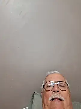 Snapshot of NawtyB1965 chatting on 04/25/26, 05:10 NawtyB1965 online show from 04/25/26, 05:10