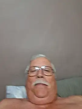 Snapshot of NawtyB1965 chatting on 04/28/26, 03:44 NawtyB1965 online show from 04/28/26, 03:44