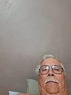 Snapshot of NawtyB1965 chatting on 04/29/26, 03:54 NawtyB1965 online show from 04/29/26, 03:54