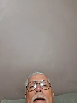 Snapshot of NawtyB1965 chatting on 05/24/26, 04:17 NawtyB1965 online show from 05/24/26, 04:17