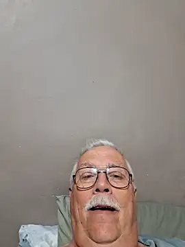 Snapshot of NawtyB1965 chatting on 05/26/26, 03:57 NawtyB1965 online show from 05/26/26, 03:57