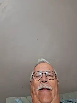 Snapshot of NawtyB1965 chatting on 05/29/26, 03:37 NawtyB1965 online show from 05/29/26, 03:37