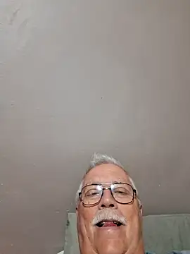 Snapshot of NawtyB1965 chatting on 06/05/26, 04:08 NawtyB1965 online show from 06/05/26, 04:08