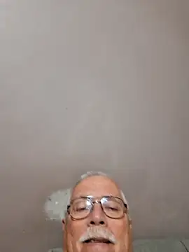 Snapshot of NawtyB1965 chatting on 06/15/26, 04:15 NawtyB1965 online show from 06/15/26, 04:15