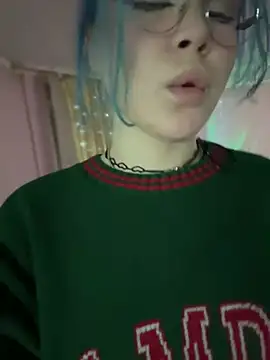 Snapshot of MaddisonHaas chatting on 12/16/24, 09:31 MaddisonHaas online show from 12/16/24, 09:31