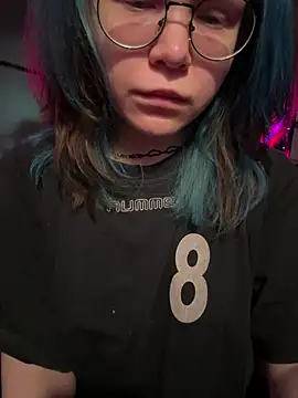 Snapshot of MaddisonHaas chatting on 12/17/24, 02:01 MaddisonHaas online show from 12/17/24, 02:01