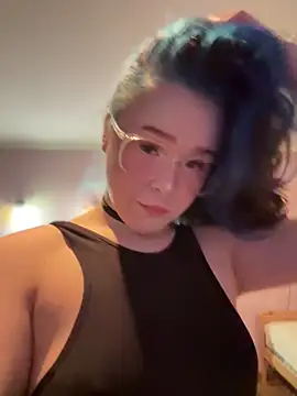 Snapshot of MaddisonHaas chatting on 02/09/25, 10:32 MaddisonHaas online show from 02/09/25, 10:32