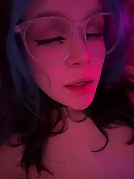 Snapshot of MaddisonHaas chatting on 03/21/25, 03:01 MaddisonHaas online show from 03/21/25, 03:01