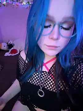 Snapshot of MaddisonHaas chatting on 09/15/25, 01:27 MaddisonHaas online show from 09/15/25, 01:27