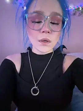 Snapshot of MaddisonHaas chatting on 10/10/25, 01:59 MaddisonHaas online show from 10/10/25, 01:59