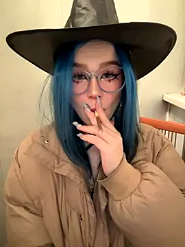 Snapshot of MaddisonHaas chatting on 10/31/25, 11:17 MaddisonHaas online show from 10/31/25, 11:17