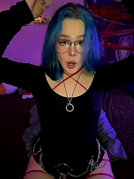 Snapshot of MaddisonHaas chatting on 11/05/25, 12:43 MaddisonHaas online show from 11/05/25, 12:43