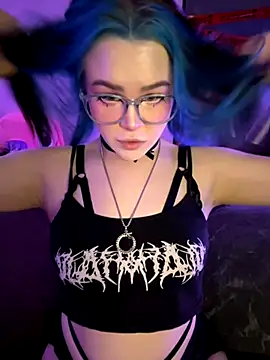 Snapshot of MaddisonHaas chatting on 11/22/25, 12:42 MaddisonHaas online show from 11/22/25, 12:42