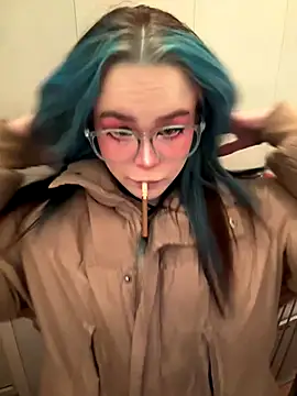 Snapshot of MaddisonHaas chatting on 11/29/25, 01:52 MaddisonHaas online show from 11/29/25, 01:52