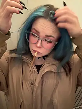 Snapshot of MaddisonHaas chatting on 12/05/25, 12:08 MaddisonHaas online show from 12/05/25, 12:08