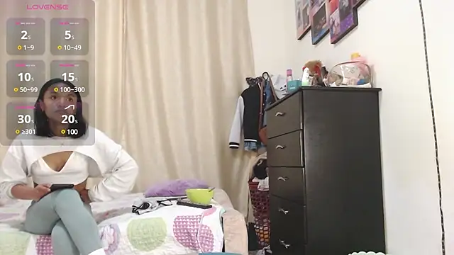 Snapshot of Samary_thomas chatting on 12/18/24, 12:43 Samary thomas online show from 12/18/24, 12:43