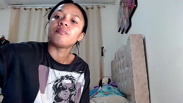 Snapshot of Samary_thomas chatting on 02/15/25, 01:21 Samary thomas online show from 02/15/25, 01:21