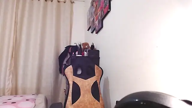 Snapshot of Samary_thomas chatting on 02/26/25, 11:48 Samary thomas online show from 02/26/25, 11:48