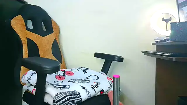 Snapshot of Samary_thomas chatting on 12/03/25, 12:40 Samary thomas online show from 12/03/25, 12:40