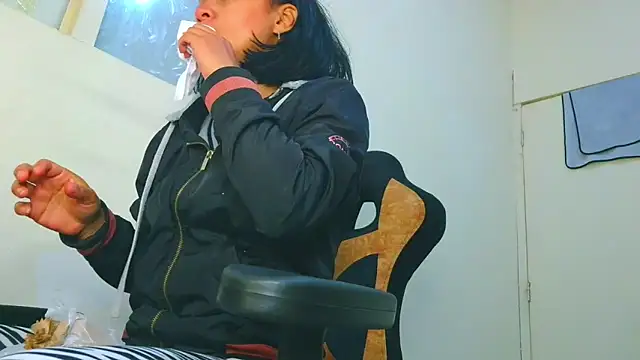 Snapshot of Samary_thomas chatting on 03/15/26, 01:00 Samary thomas online show from 03/15/26, 01:00