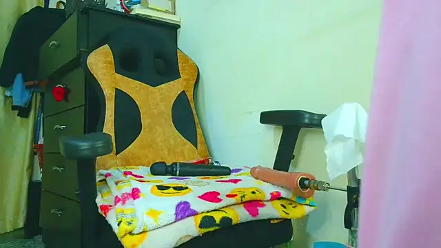 Snapshot of Samary_thomas chatting on 03/29/26, 12:43 Samary thomas online show from 03/29/26, 12:43