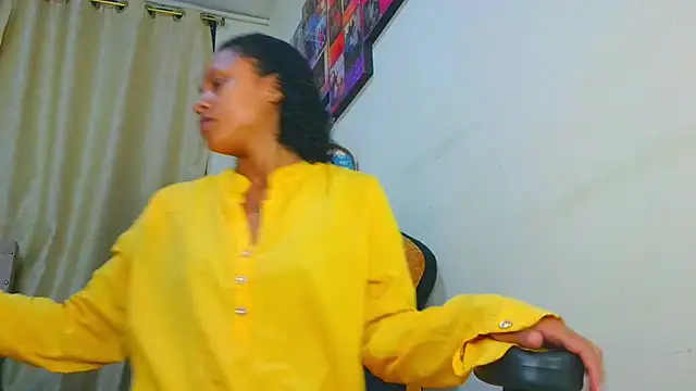 Snapshot of Samary_thomas chatting on 04/01/26, 01:17 Samary thomas online show from 04/01/26, 01:17