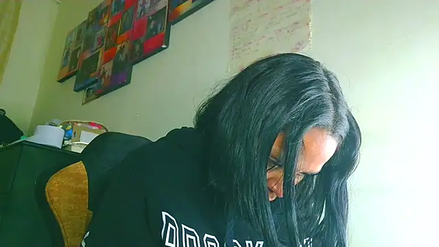 Snapshot of Samary_thomas chatting on 04/17/26, 12:24 Samary thomas online show from 04/17/26, 12:24