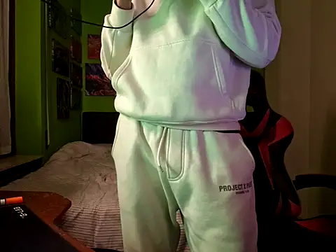 Snapshot of MASTERBULLY chatting on 10/31/25, 10:22 MASTERBULLY online show from 10/31/25, 10:22