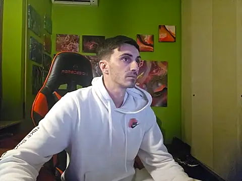 Snapshot of MASTERBULLY chatting on 11/16/25, 01:22 MASTERBULLY online show from 11/16/25, 01:22