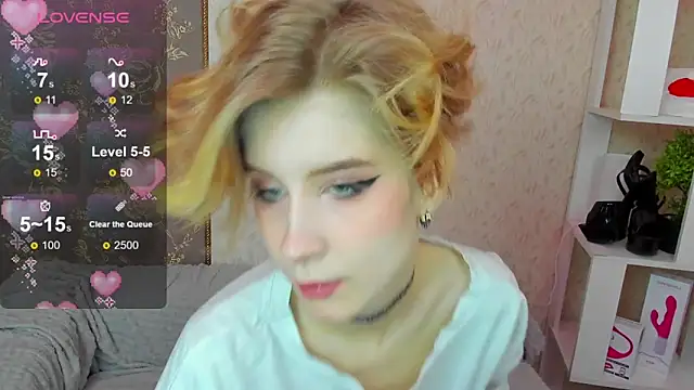 Snapshot of Angel_Jules chatting on 01/25/25, 01:32 Angel Jules online show from 01/25/25, 01:32