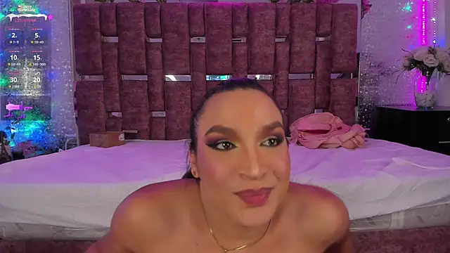 KylieVictoria online show from 12/25/24, 09:02