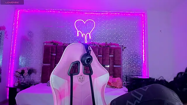 KylieVictoria online show from 02/05/25, 03:13