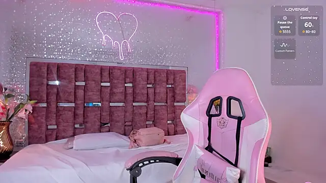 KylieVictoria online show from 09/19/25, 04:47