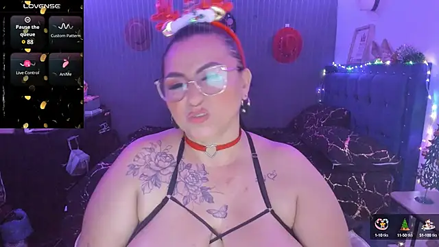 Snapshot of Ivonnee__ chatting on 12/18/24, 07:15 Ivonnee   online show from 12/18/24, 07:15