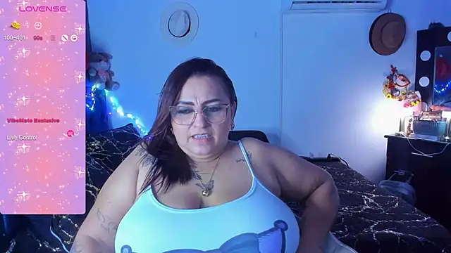 Snapshot of Ivonnee__ chatting on 01/18/25, 05:31 Ivonnee   online show from 01/18/25, 05:31