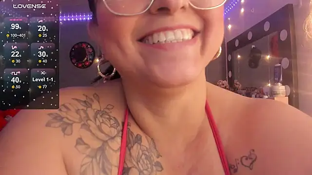 Snapshot of Ivonnee__ chatting on 02/28/25, 07:37 Ivonnee   online show from 02/28/25, 07:37